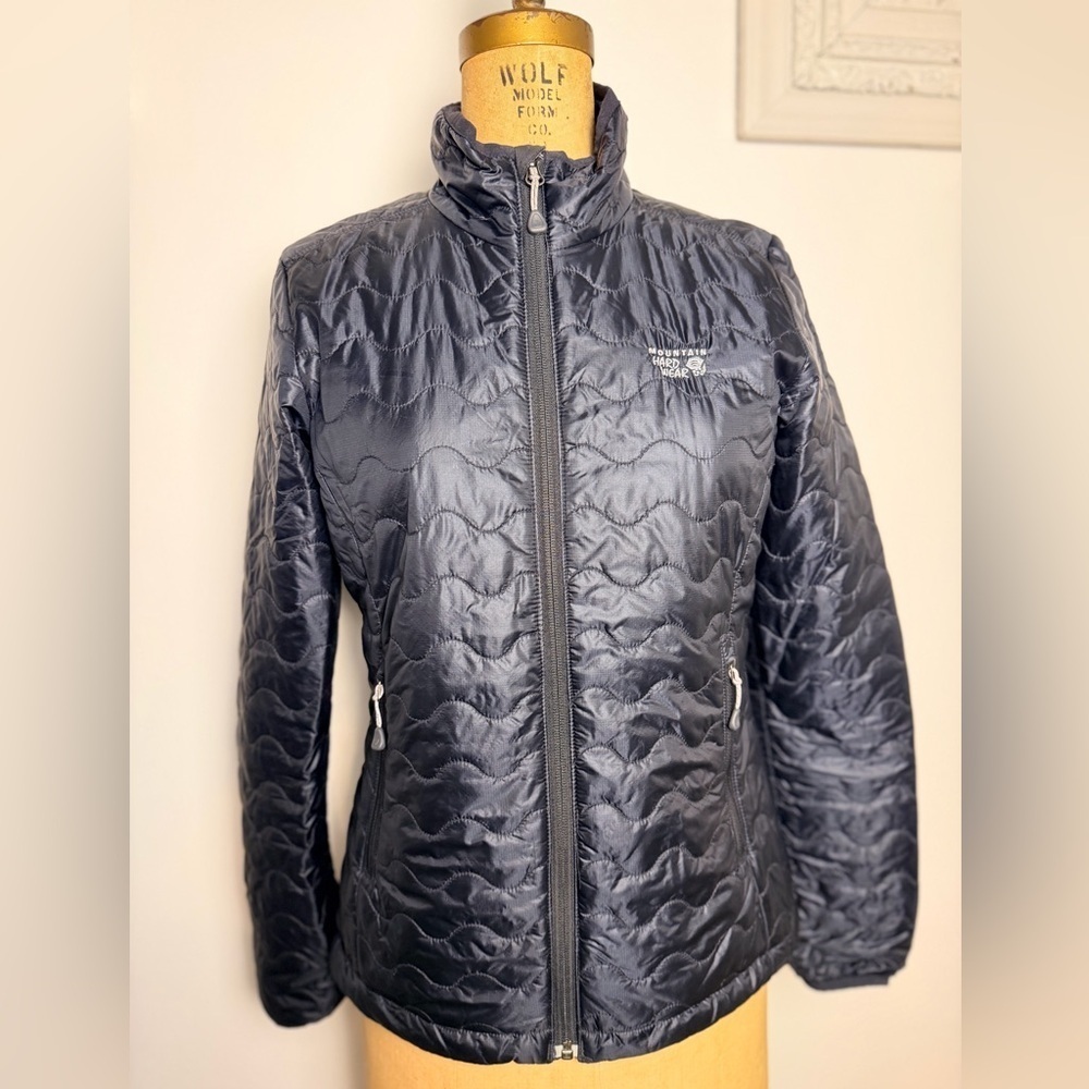 Women’s mountain hardware zip up black light weight nylon jacket XS